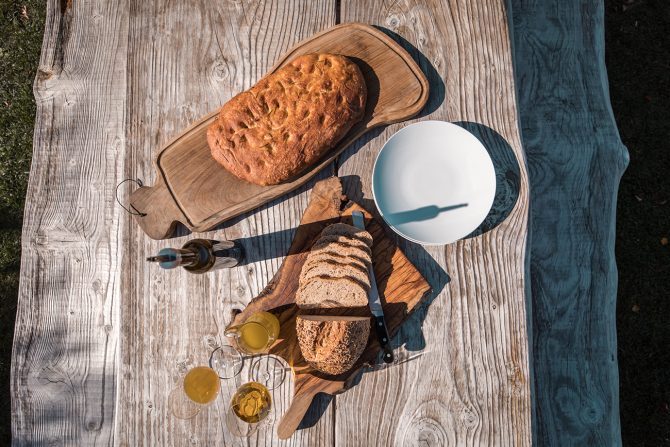 Extra virgin olive oil with focaccia